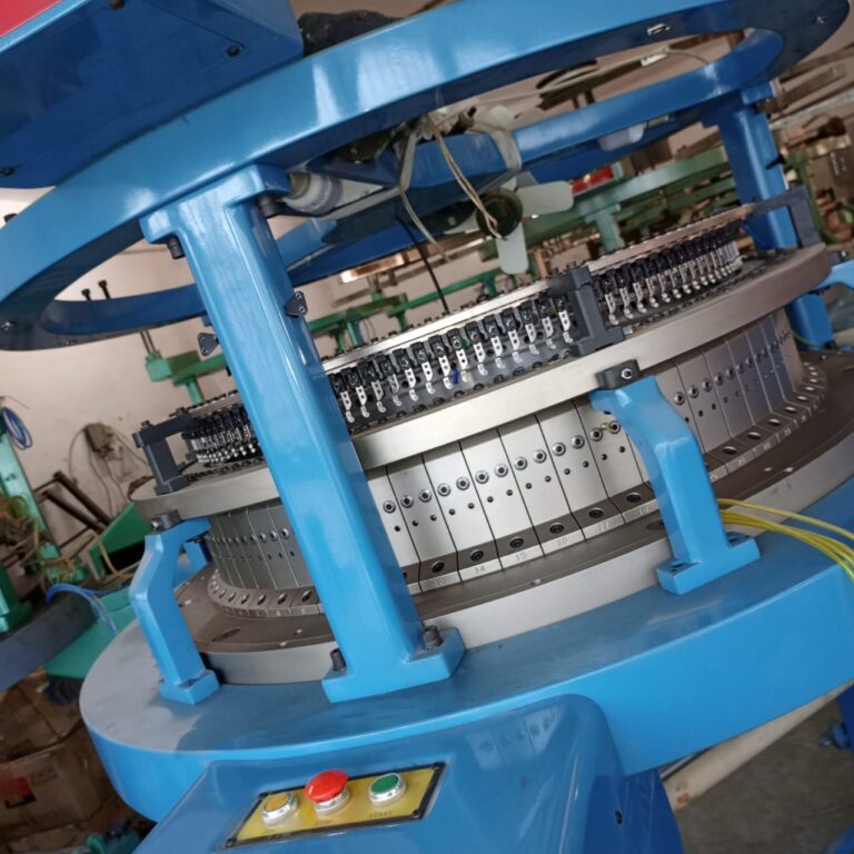 circular knitting machine, used for producing seamless tubes of fabric for garments